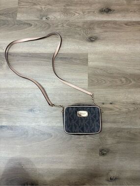michael kors crossbody purse